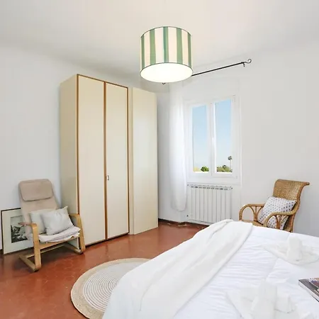 Casa Storica A Apartment San Terenzo